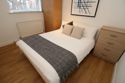Great Offer-Last 2 Rooms Beautiful 3Bedroom Flat  Main Photo