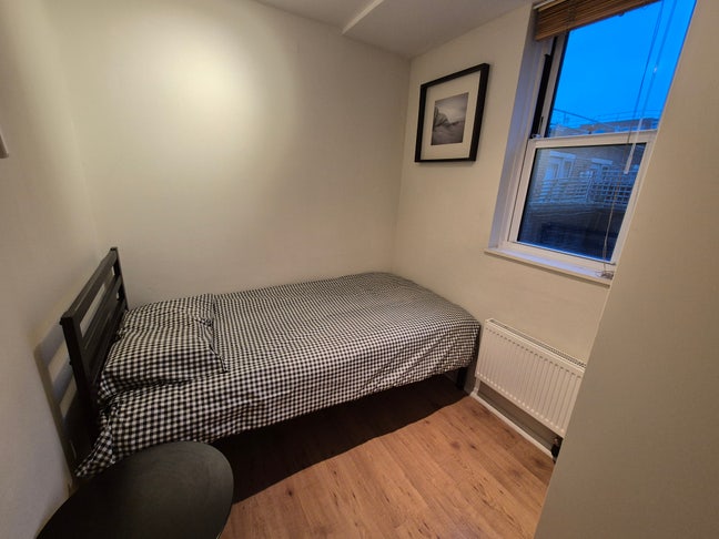 Notting Hill Single Room in bright and tidy flat. Main Photo