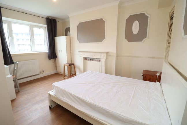Prime Location- 4 Amazing Rooms in Bethnal Green!! Main Photo