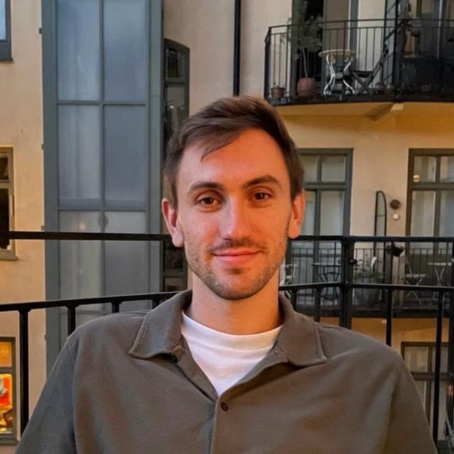 Professional Male seeks a double room Main Photo