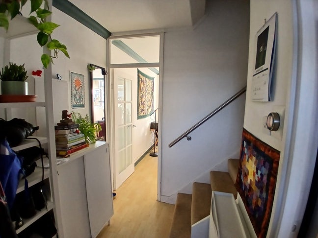 Small double available in queer household Main Photo