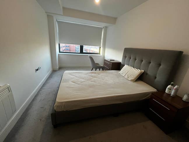 Spacious double room for one person near JQ Main Photo