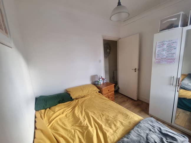 Double Room | 1 Min to Tube | &pound;950 pcm Main Photo