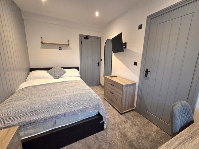 Room to Rent in Newly Refurbished House Main Photo