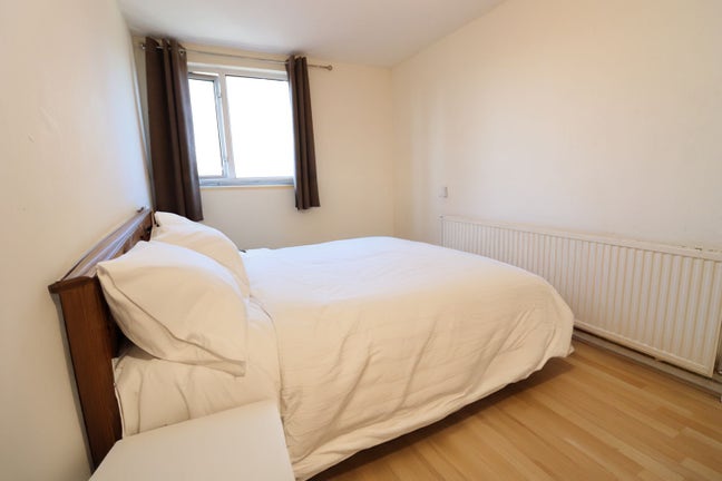 Bright & Spacious Room by Victoria Park - Hackney Main Photo