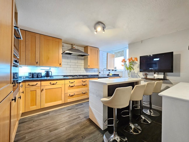 2 Double Rooms to Rent in Gravesend Town Centre Main Photo