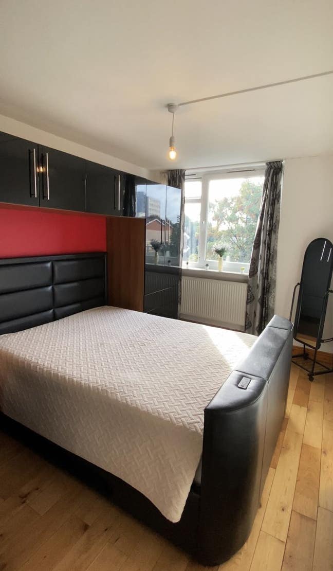 Spacious double room 2 min walk from Homerton  Main Photo