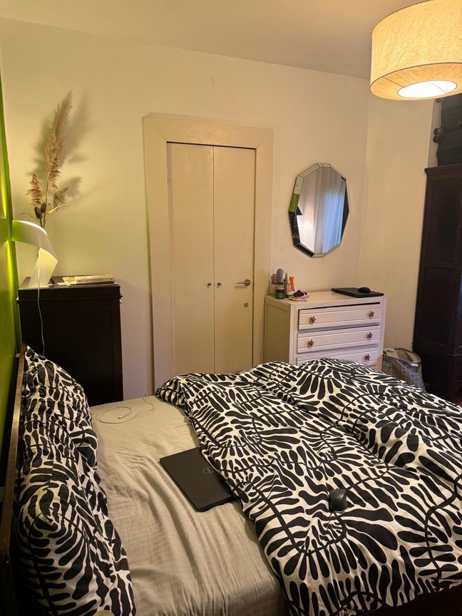 Cosy double room in friendly Kings Cross LGBT flat Main Photo