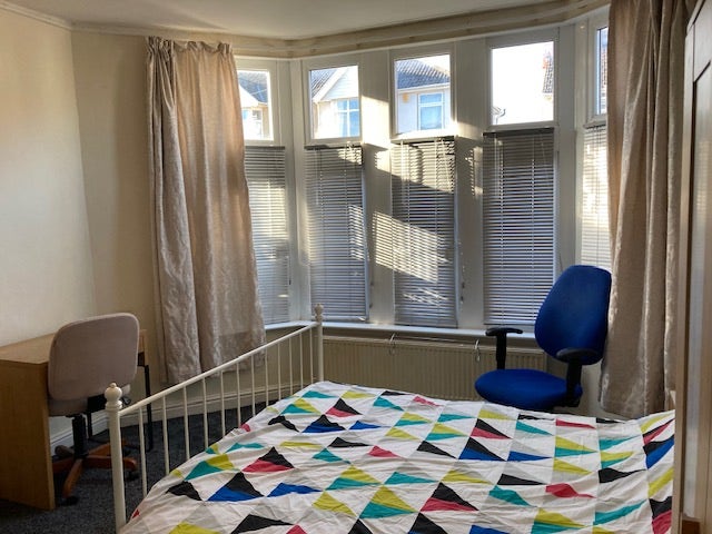 Bedsit  in a professional house share in Fishponds Main Photo