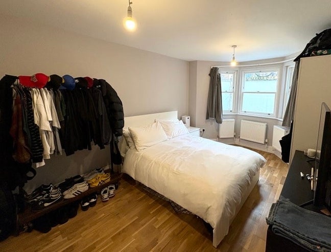 Sunny double in heart of Clapton Main Photo