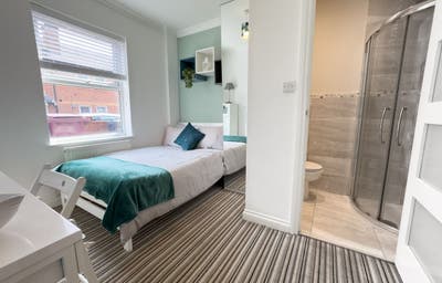 Ensuite Room - Available in March Main Photo