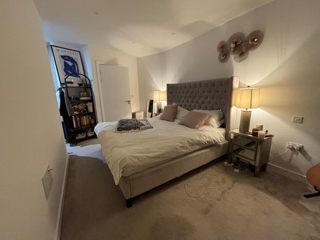 Spacious en suite double  Main Photo