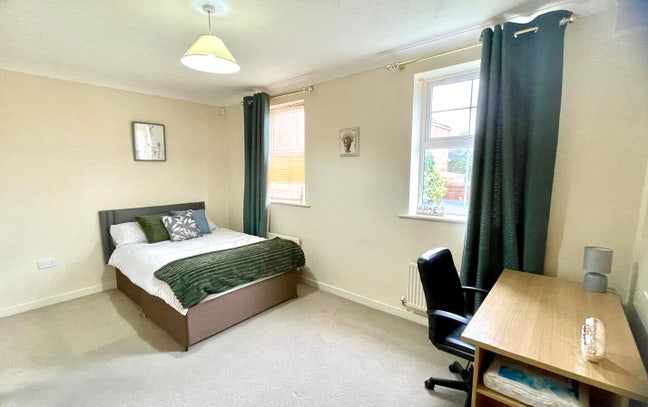 Spacious Double in LE4 - All Bills Inculded Main Photo