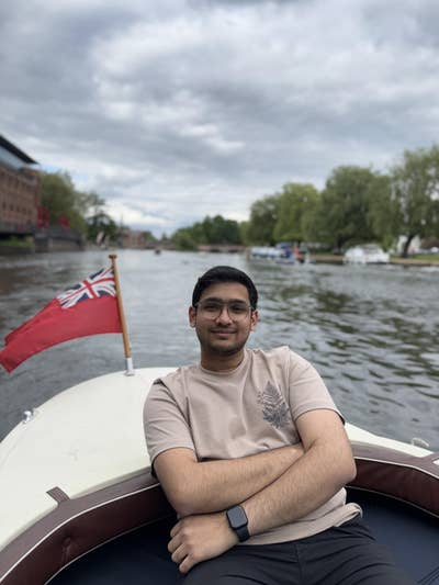 Looking for flat or buddy-up  Main Photo