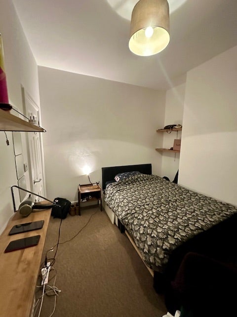 Double Room in Victorian House in Leyton Main Photo