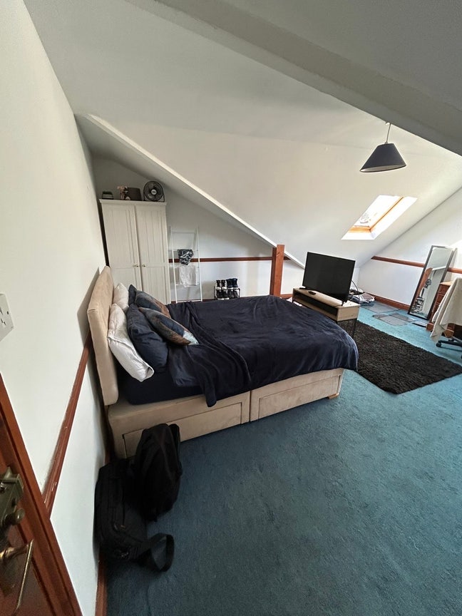 Room for rent, ready to move in asap!  Main Photo