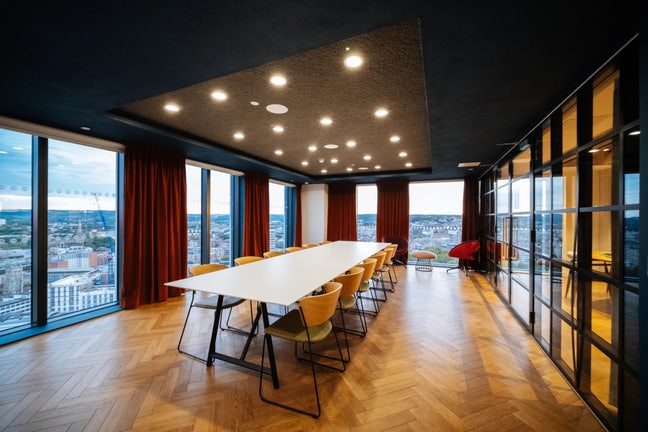 Luxury Apartment( Castle park view) Main Photo