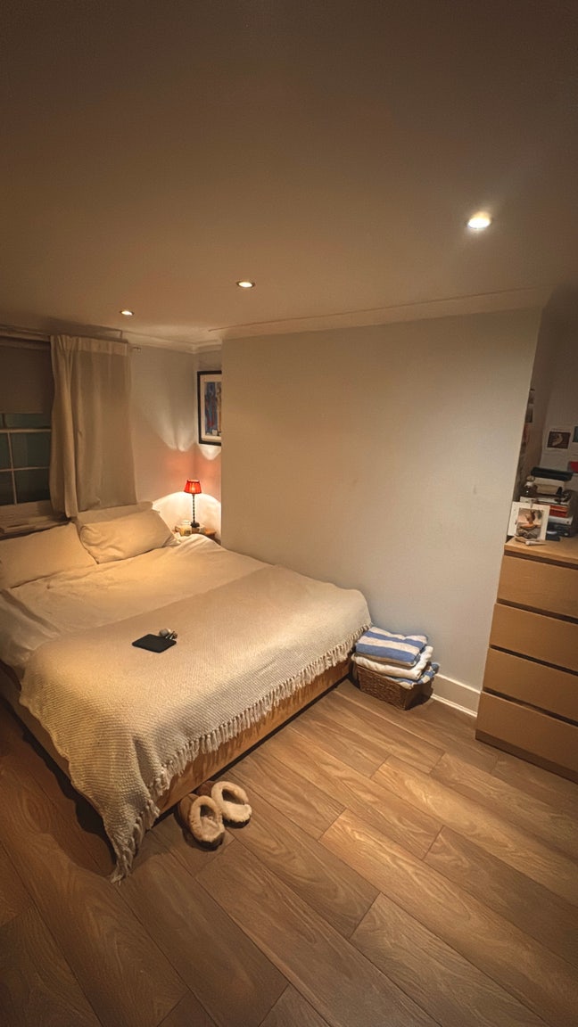 Short term sublet: Room in angel Main Photo