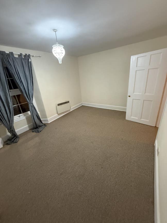 Room available  Main Photo