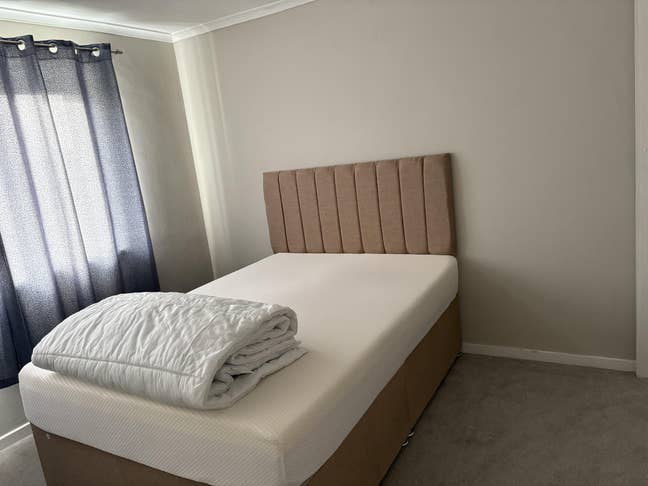 Fully furnished double bedroom (females only)  Main Photo