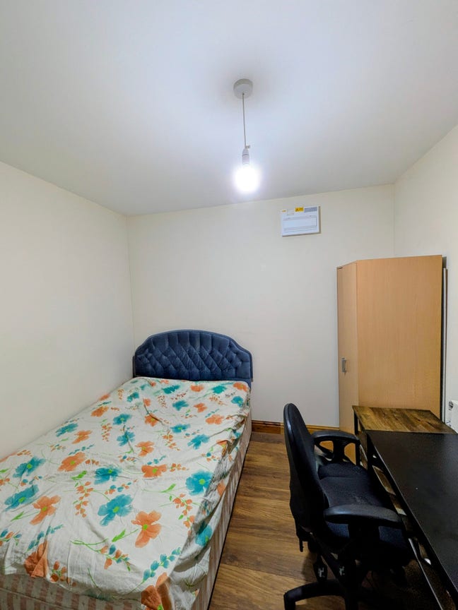 Ensuite Room Available – Prime Location! Main Photo