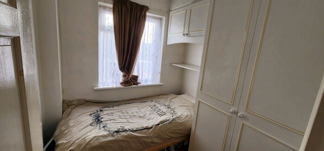 Home away from home - 1x single room available Main Photo