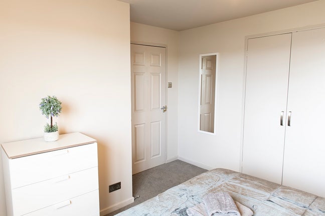 1 bedroom available at Magnolia House near QEH Main Photo