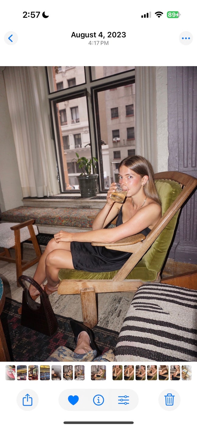 Hello! I'm Carly, I'm looking for a... Main Photo