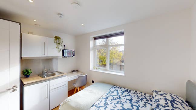 Newly refurbished studio close to Acton Main Line! Main Photo