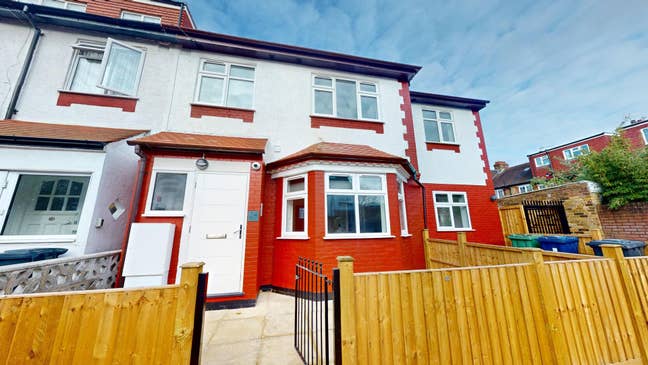 Newly refurbished studio close to Acton Main Line! Main Photo