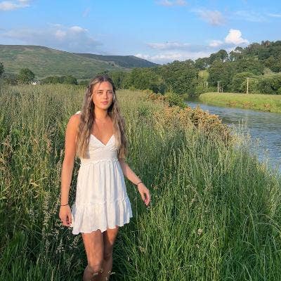 just a few friends moving trying a find a flat Main Photo