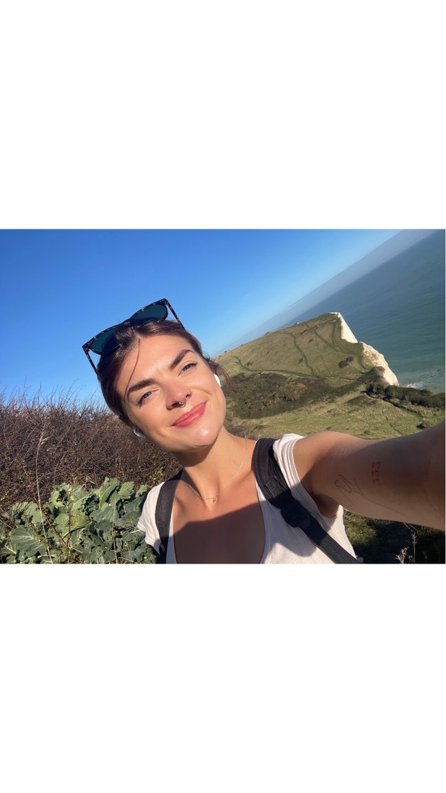 Professional Female seeking a room Main Photo