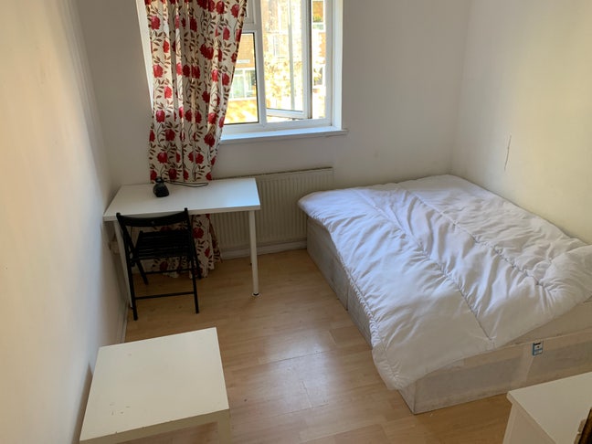 Double Room@Stepney Green+Garden +Living Area Main Photo