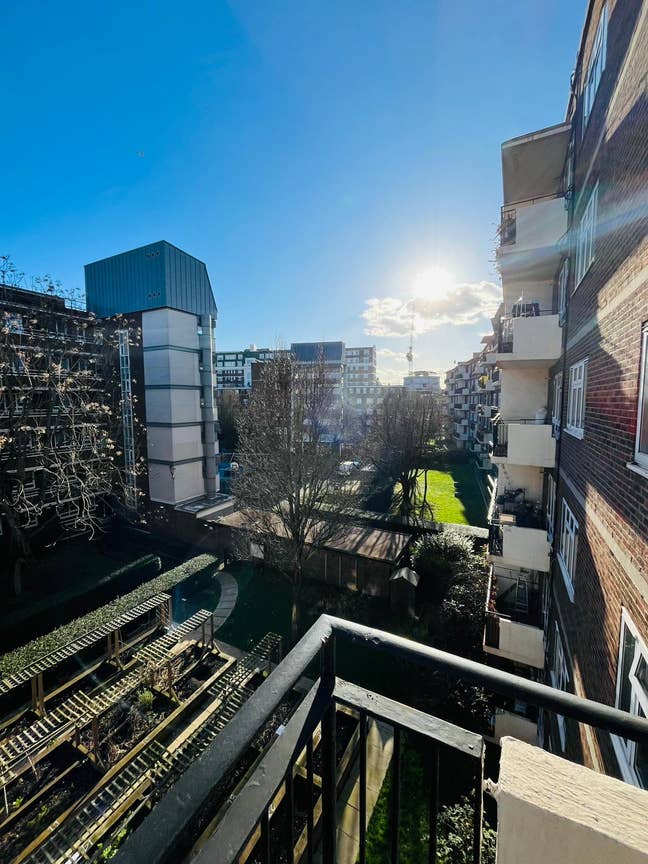 Sloane Square for March - Prime Location Perfect🤭 Main Photo