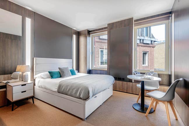 Fully furnished studio apartment in West London co Main Photo