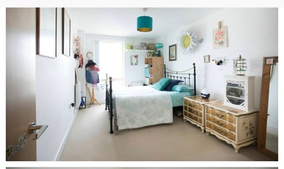 Large double room in peaceful flat - Uni, hospital Main Photo