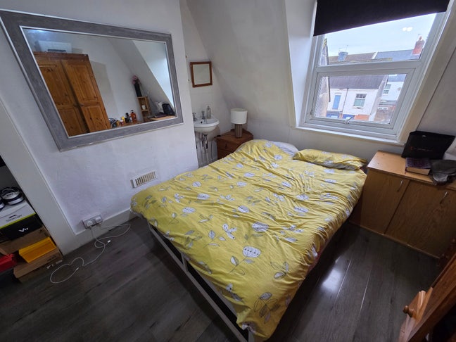 Longstone Road, Eastbourne | Double Room Main Photo