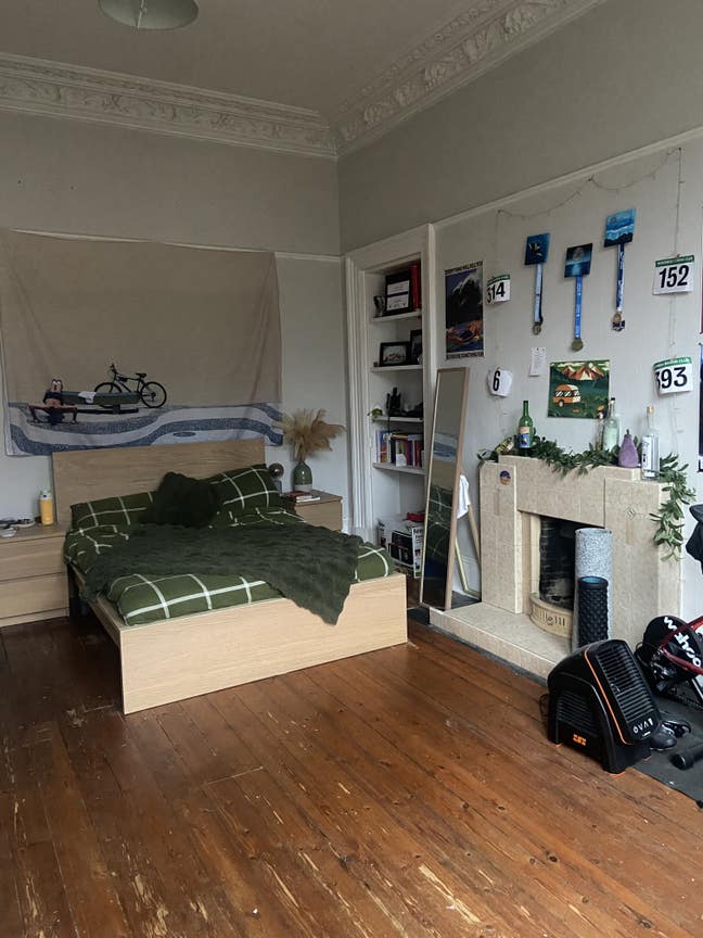 The flat I am leaving needs a new flatmate! Main Photo