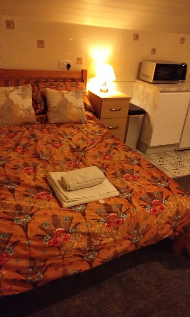 Self Catering Ensuite Double Room/Studio Apartment Main Photo