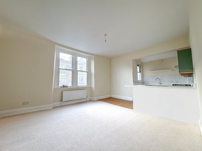 Two Double Bedroom Victorian Flat in Stokes Croft Main Photo