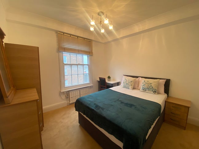 Lovely Double Room in St John's Wood ✨ Main Photo
