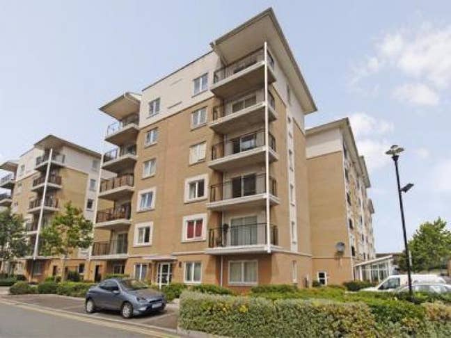 Superb 1 bed Virginia Quay Main Photo