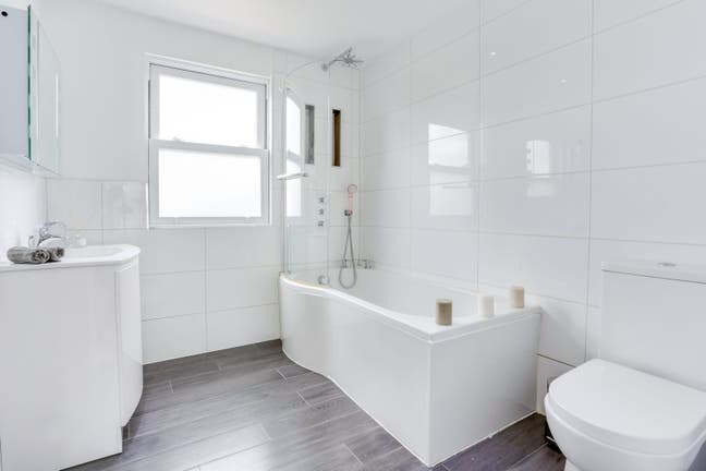 Nice Room in Modern Hanger Lane Home Central Line Main Photo