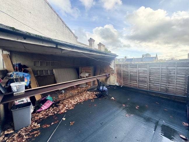 3 Bed Flat  Main Photo