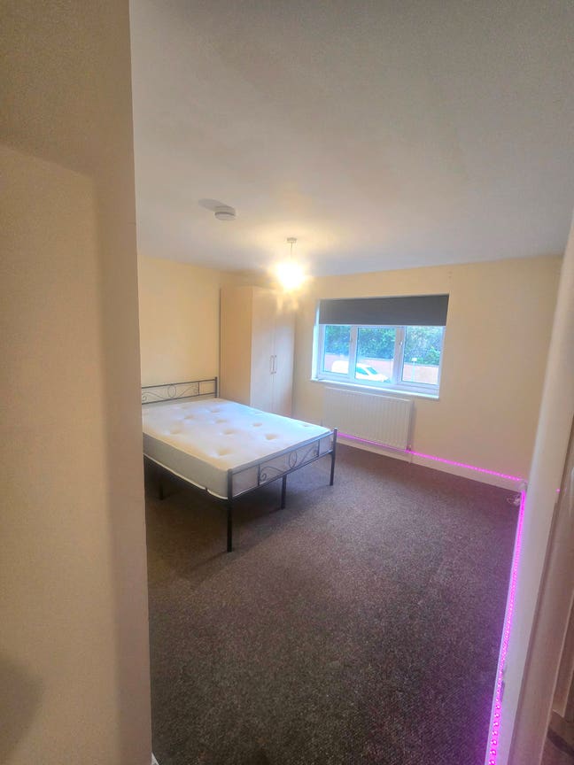 Double Room with on-suite First Avenue Chelmsford Main Photo