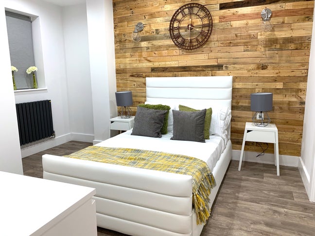 Modern Double En-Suite Room in Very Friendly House Main Photo