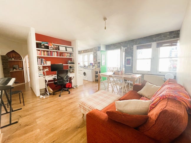 Amazing Spacious 1Bed Gypsy Rd Available to Let  Main Photo