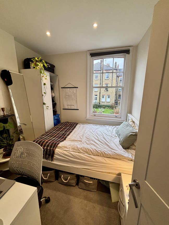 Garden-View Room in Balham - Mansion-Style Flat  Main Photo