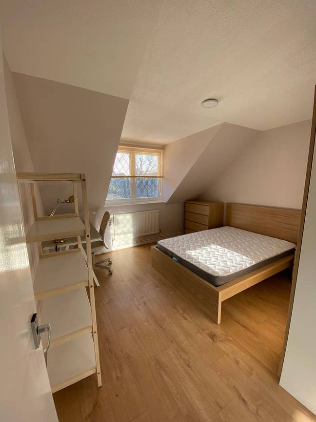 Bright Room in Clapham Junction AV. FROM MARCH! Main Photo