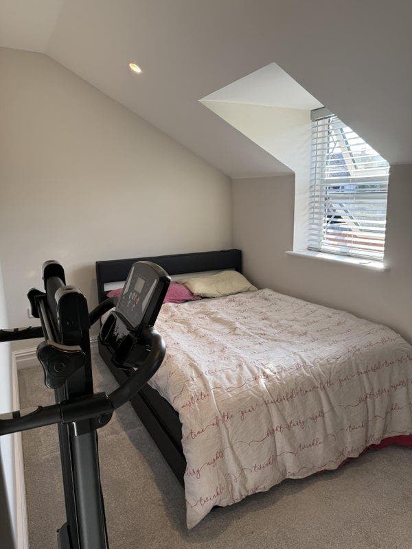 A Room in a 2bedroom Modern luxury apartment  Main Photo